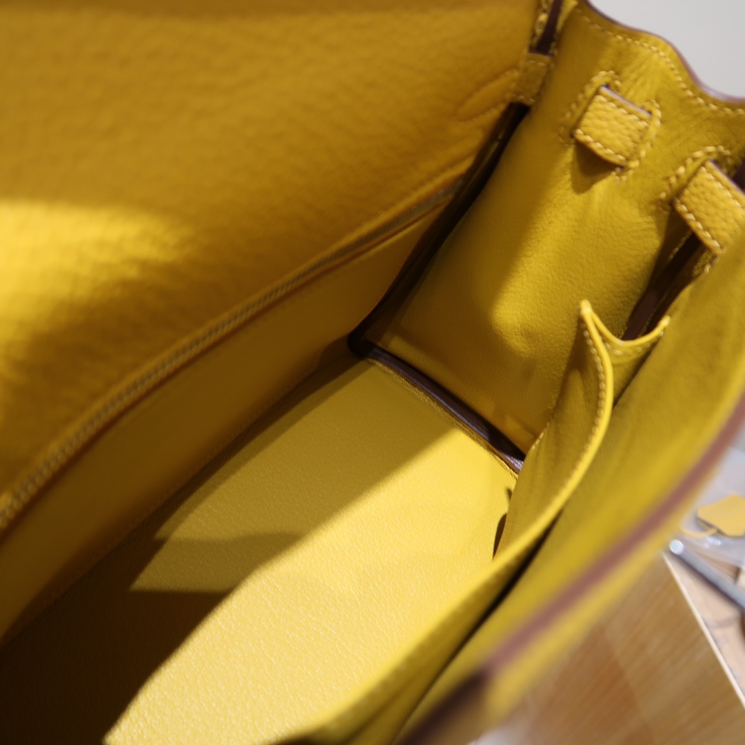 Hermes Kelly 25cm Handbag Shoulder Bag in Yellow Amber Togo Leather